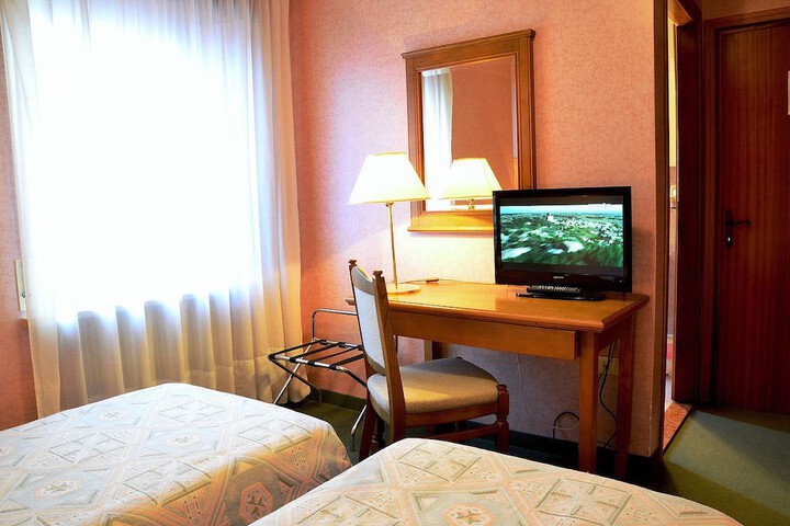Room 19 of 47