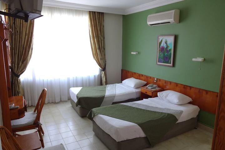 Room 6 of 22