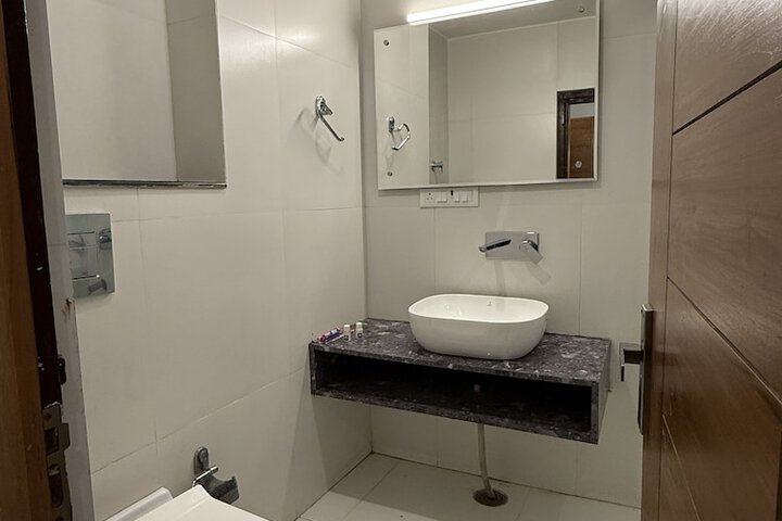 Room 30 of 42