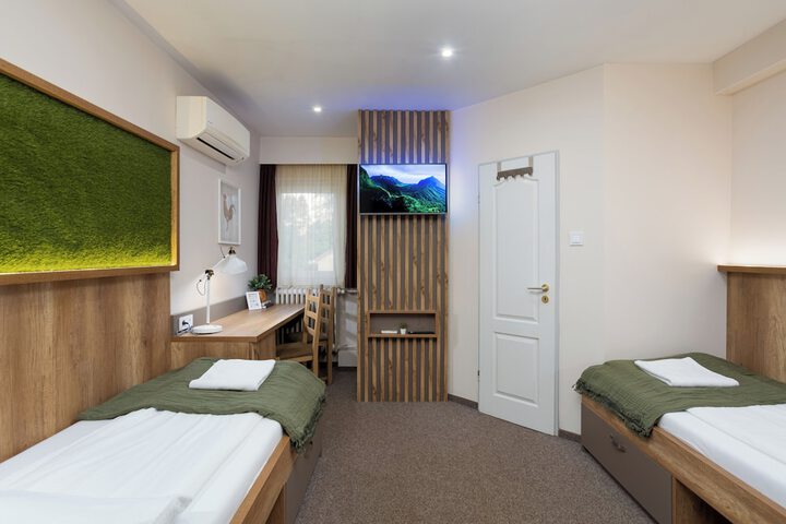 Room 30 of 79