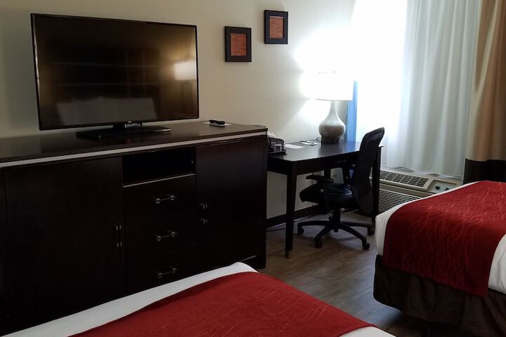 Standard Room, King or Two Doubles (8 of 11)