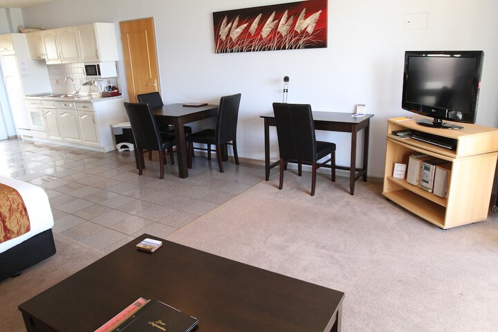 Room 4 of 61