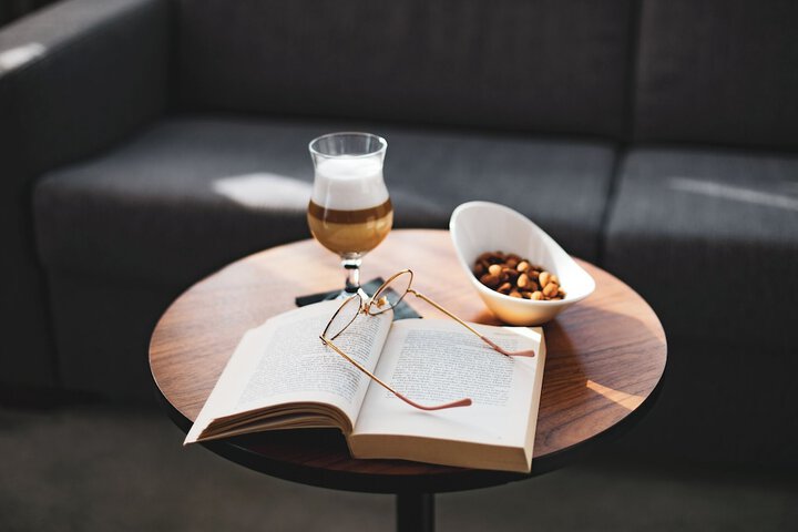 Lounge 84 of 105