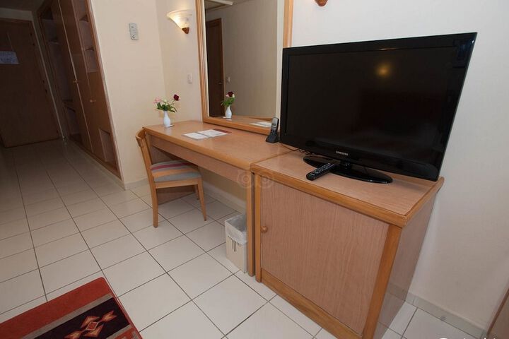 Room 7 of 51