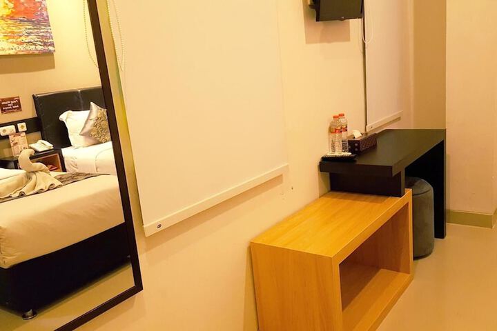 Room 29 of 53