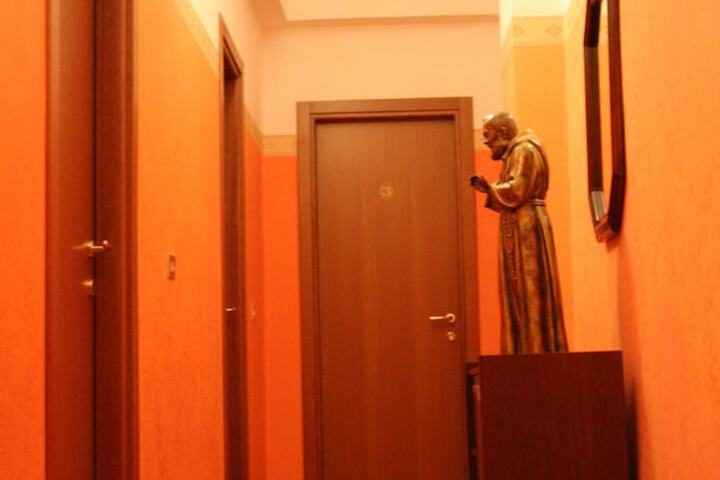 Hotel 2 of 51