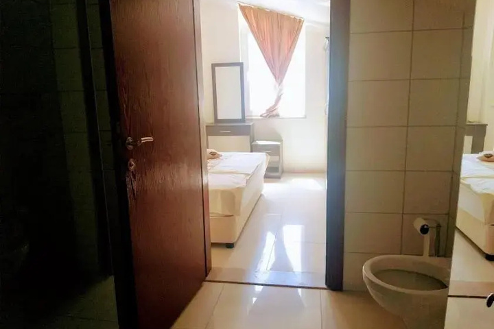 Room 2 of 18
