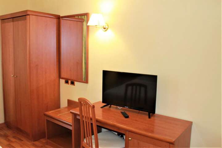 Room 17 of 45