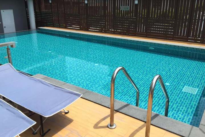 Pool 12 of 21