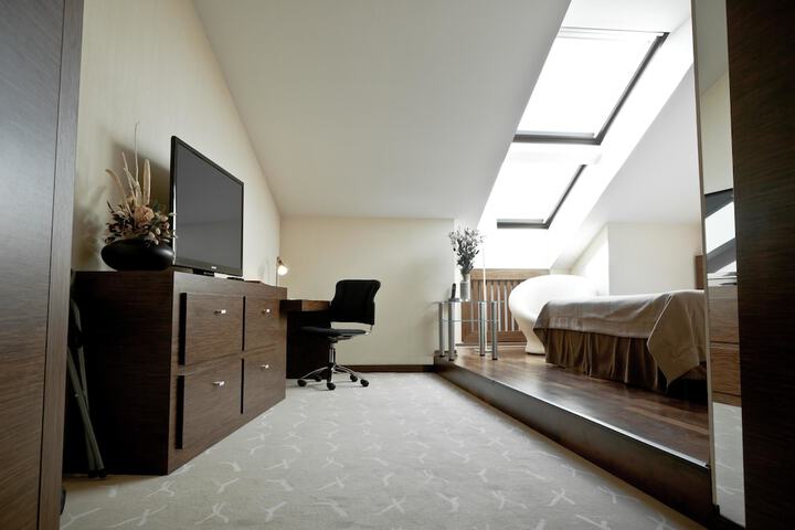 Room 15 of 34