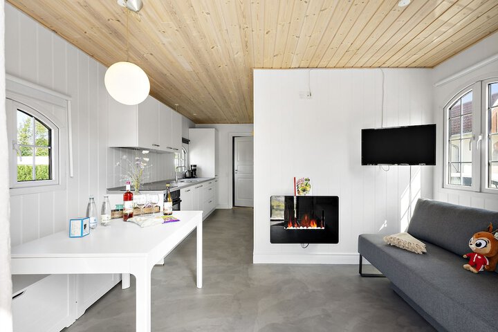 Room 15 of 25