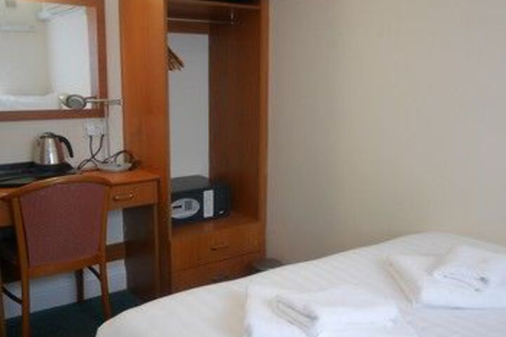 Room 32 of 58