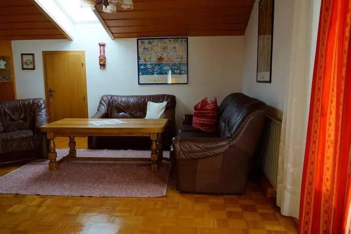 Room 8 of 17