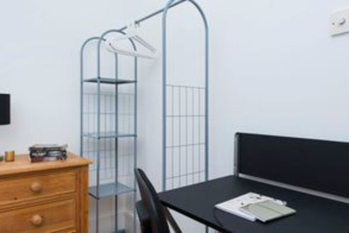 Room 9 of 18