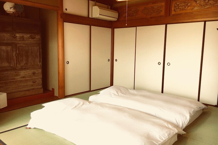 Room 6 of 54