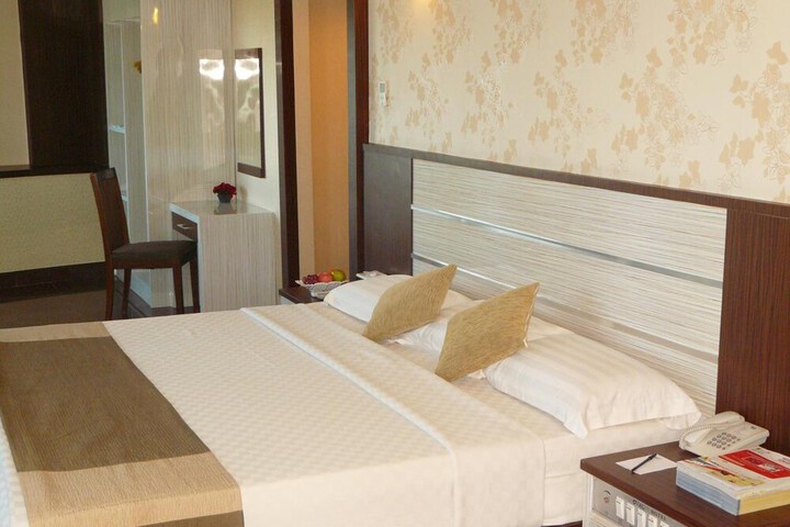 Room 16 of 28