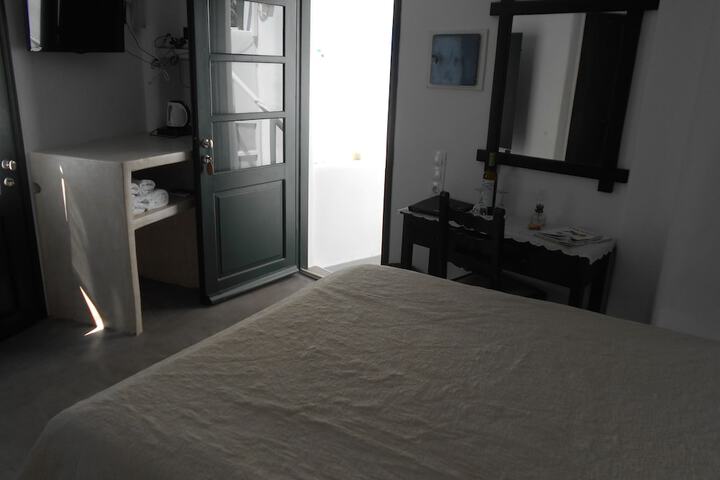 Room 6 of 70