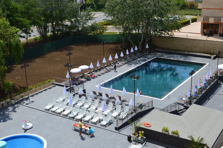 Pool 14 of 66