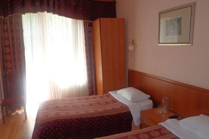 Room 3 of 31