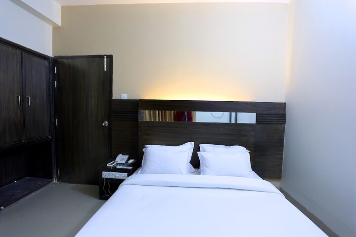 Room 11 of 42