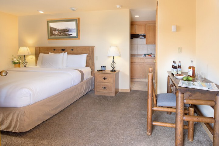 Room 9 of 118