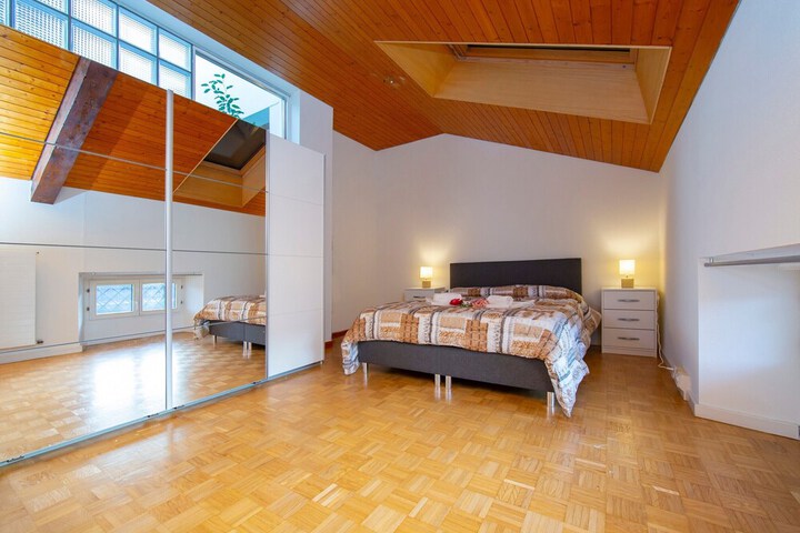 Room 3 of 18