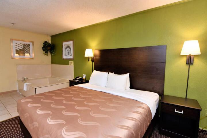 2 Double Beds (8 of 10)