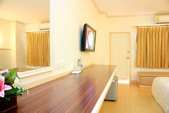 Room 12 of 19