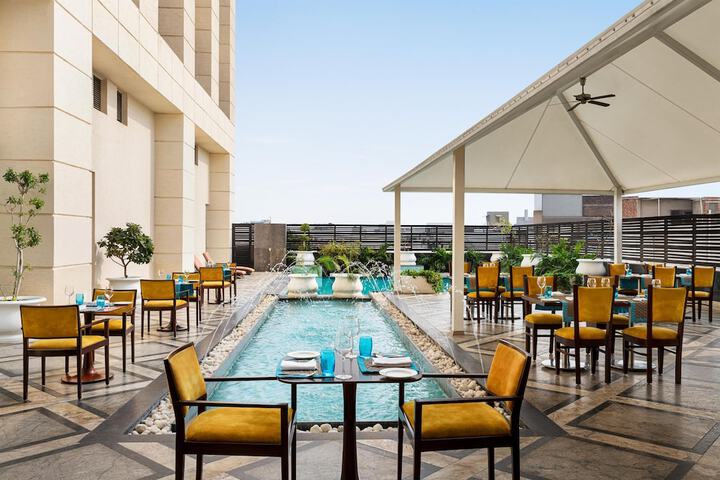 Hotel with Pool