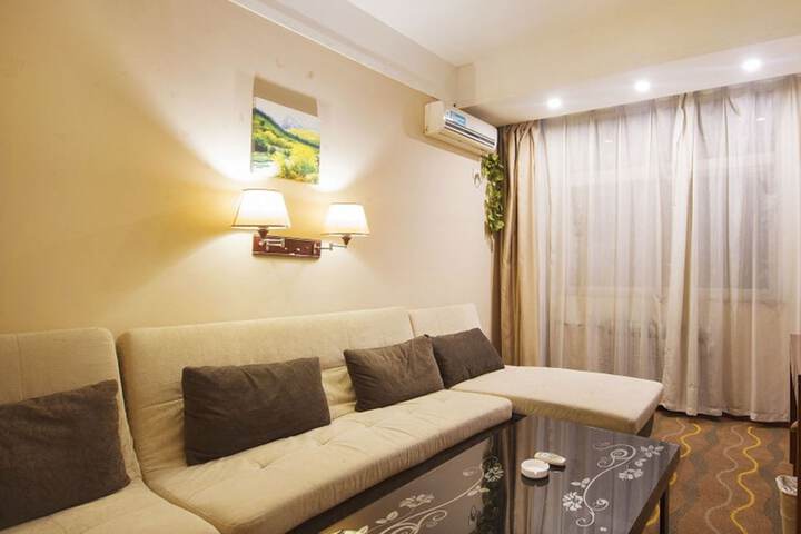 Room 7 of 27