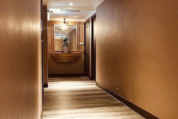 Ballroom/Hall 41 of 43