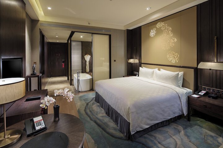 Room 12 of 27