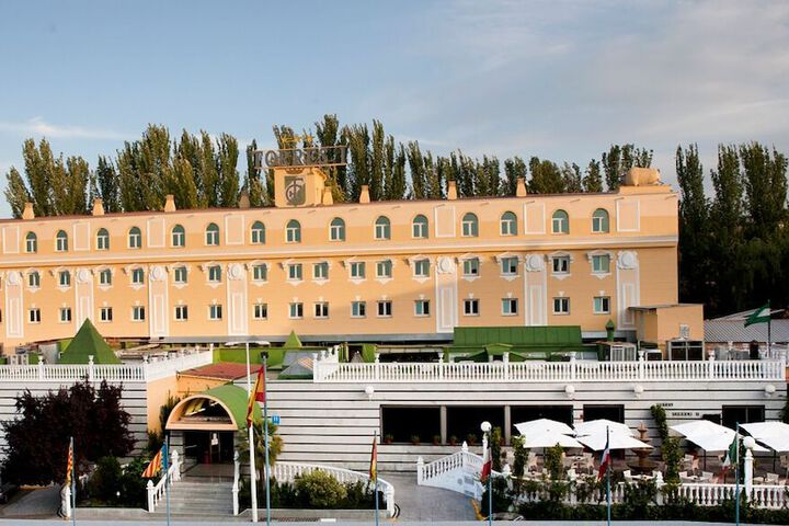 Exterior of Hotel Torres I