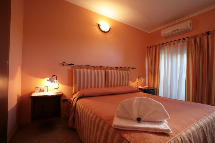 Room 6 of 19