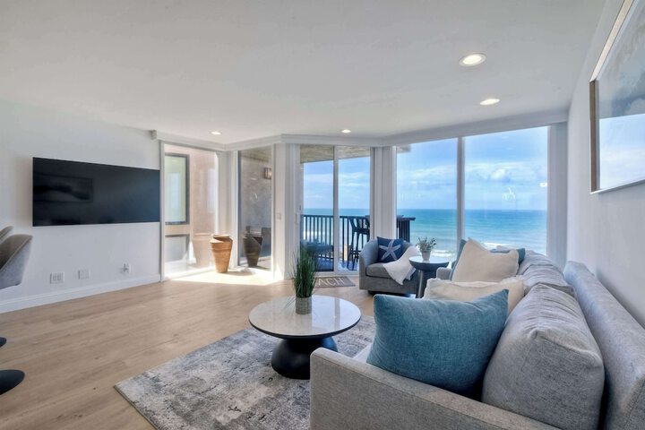 Solana Sunset Stunning Beachside Retreat for 4!