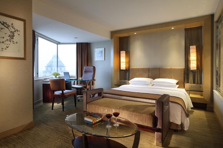 Room 3 of 37