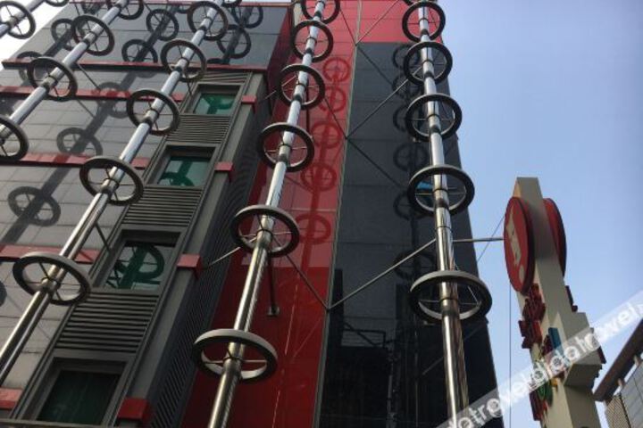Hotel 4 of 12