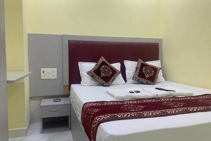Room 14 of 21