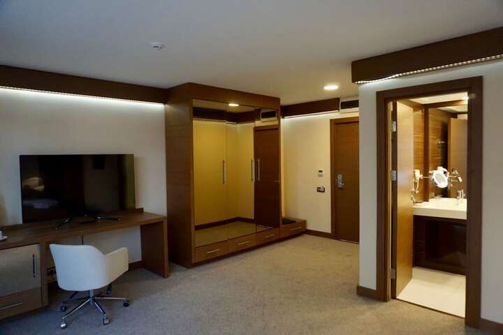 Room 14 of 44