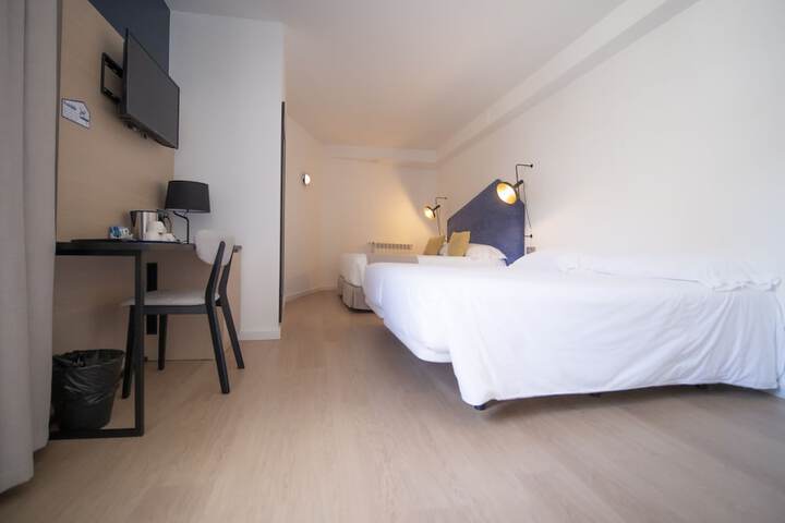 Room 3 of 118