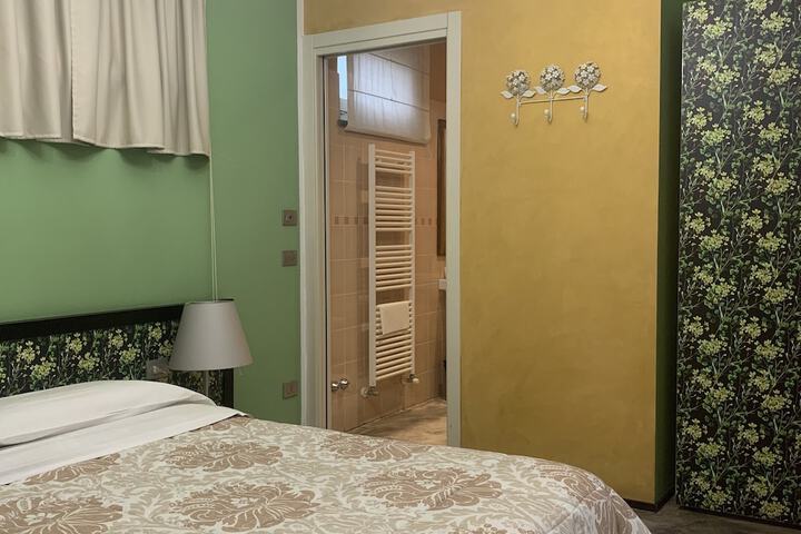 Room 8 of 27