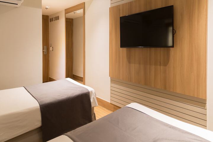 Room 19 of 138