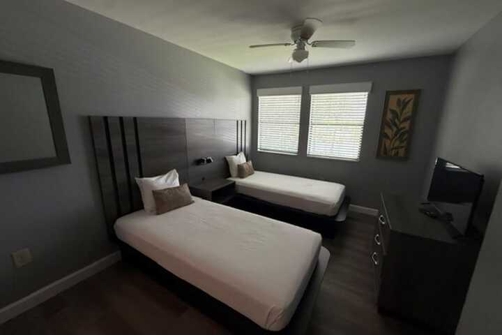 Room 4 of 30