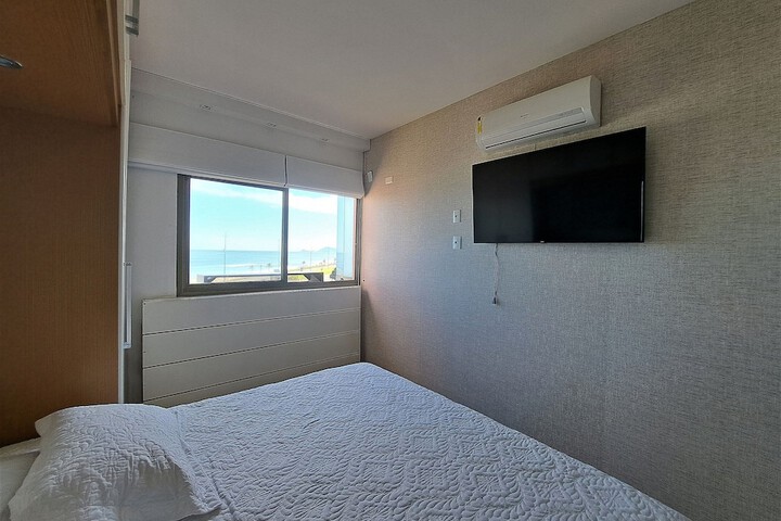 Room 6 of 49