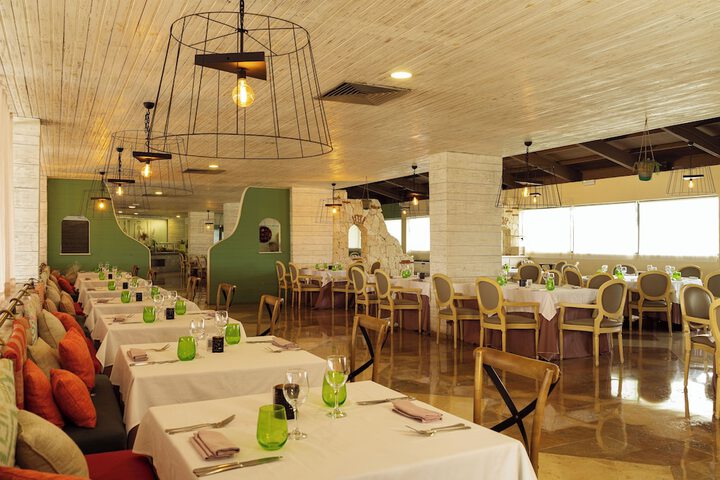 Dining 71 of 94