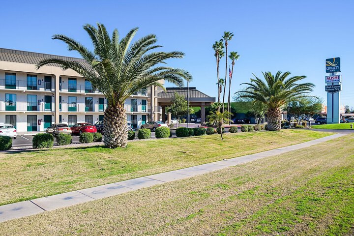 Quality Inn Phoenix North I 17