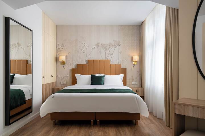 Room 9 of 30