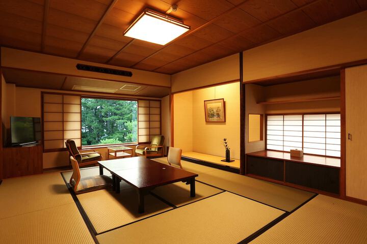 Room 15 of 77
