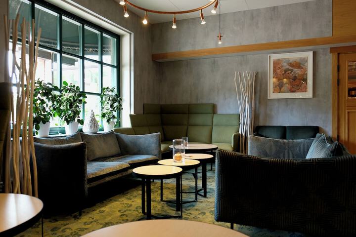 Hotel Lobby