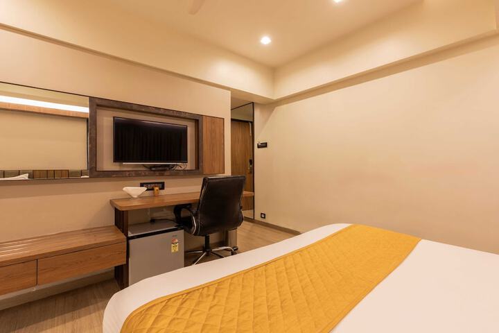 Room 70 of 100